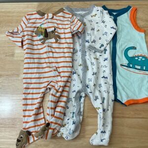 Lot of 4 9M‎ Baby Boy Piece Outfit Sleepers Romper Robe Dog Dino